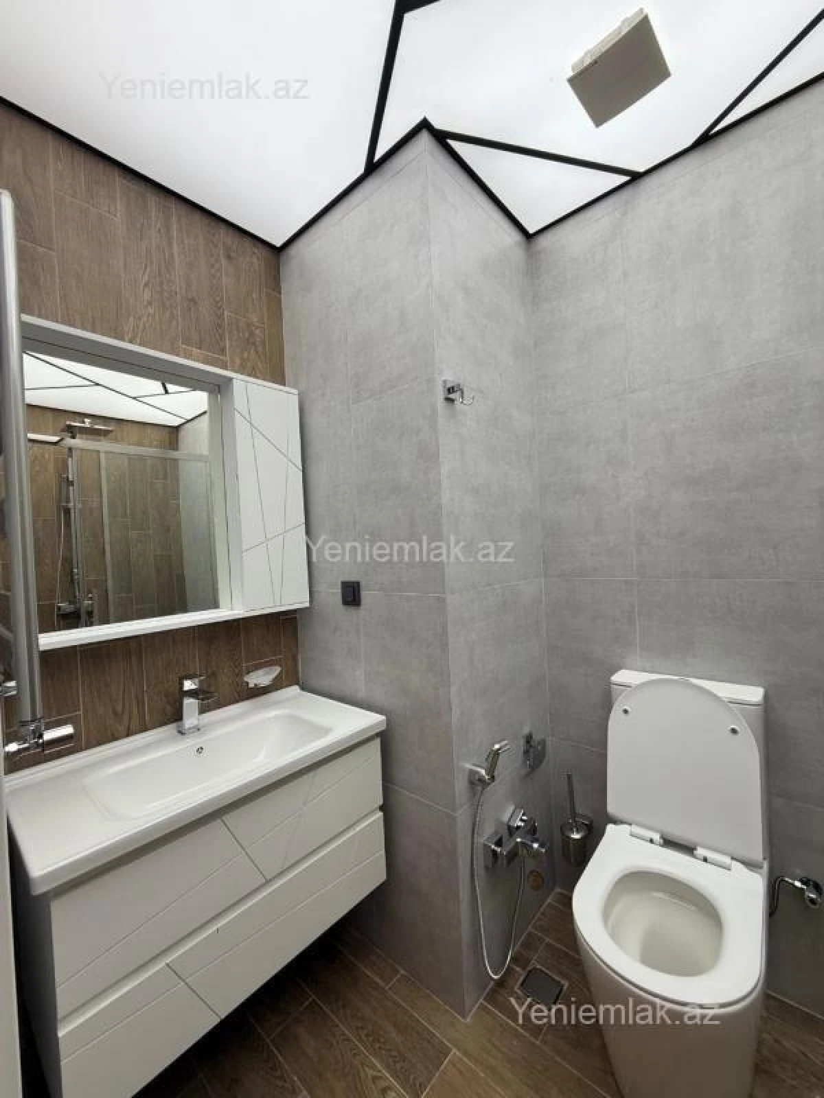 Satılır 3 otaqlı yeni tikili 77.7 m²