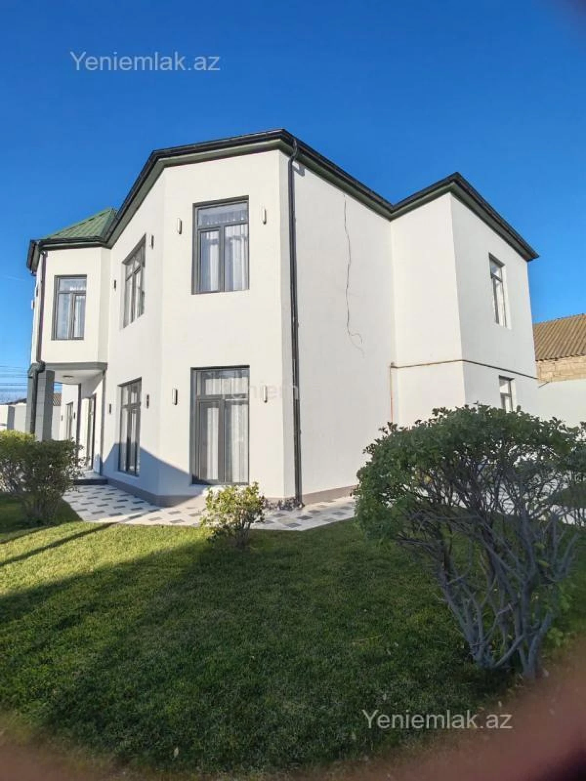 Satılır 7 otaqlı həyət evi 350 m²