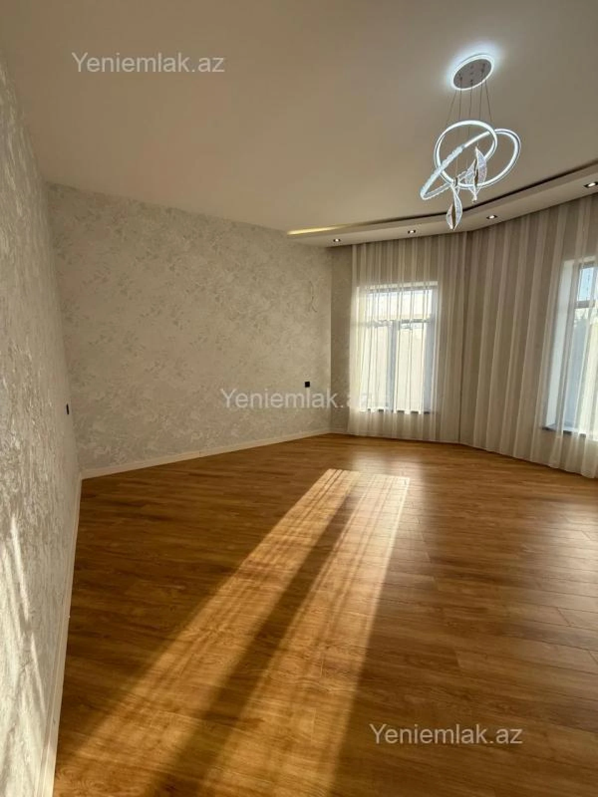 Satılır 7 otaqlı həyət evi 350 m²