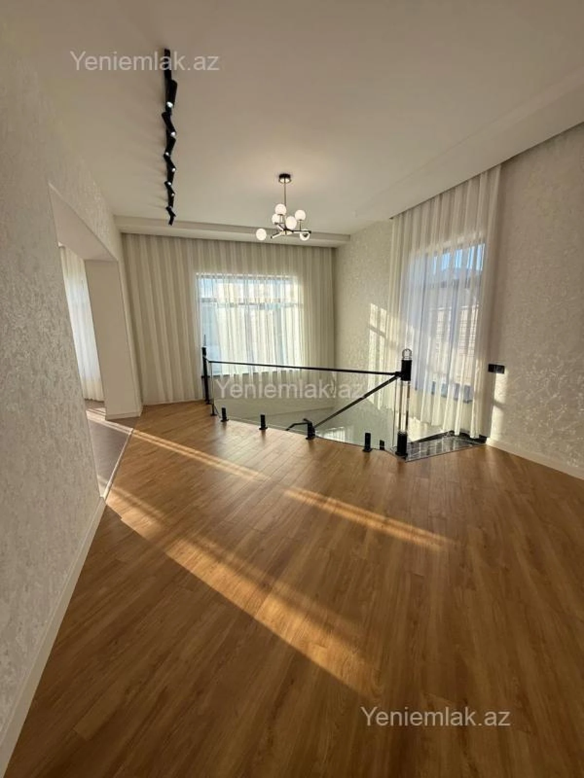 Satılır 7 otaqlı həyət evi 350 m²