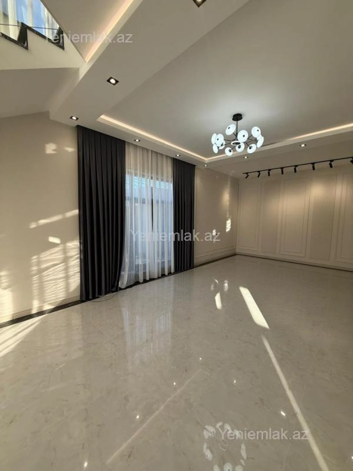 Satılır 7 otaqlı həyət evi 350 m²