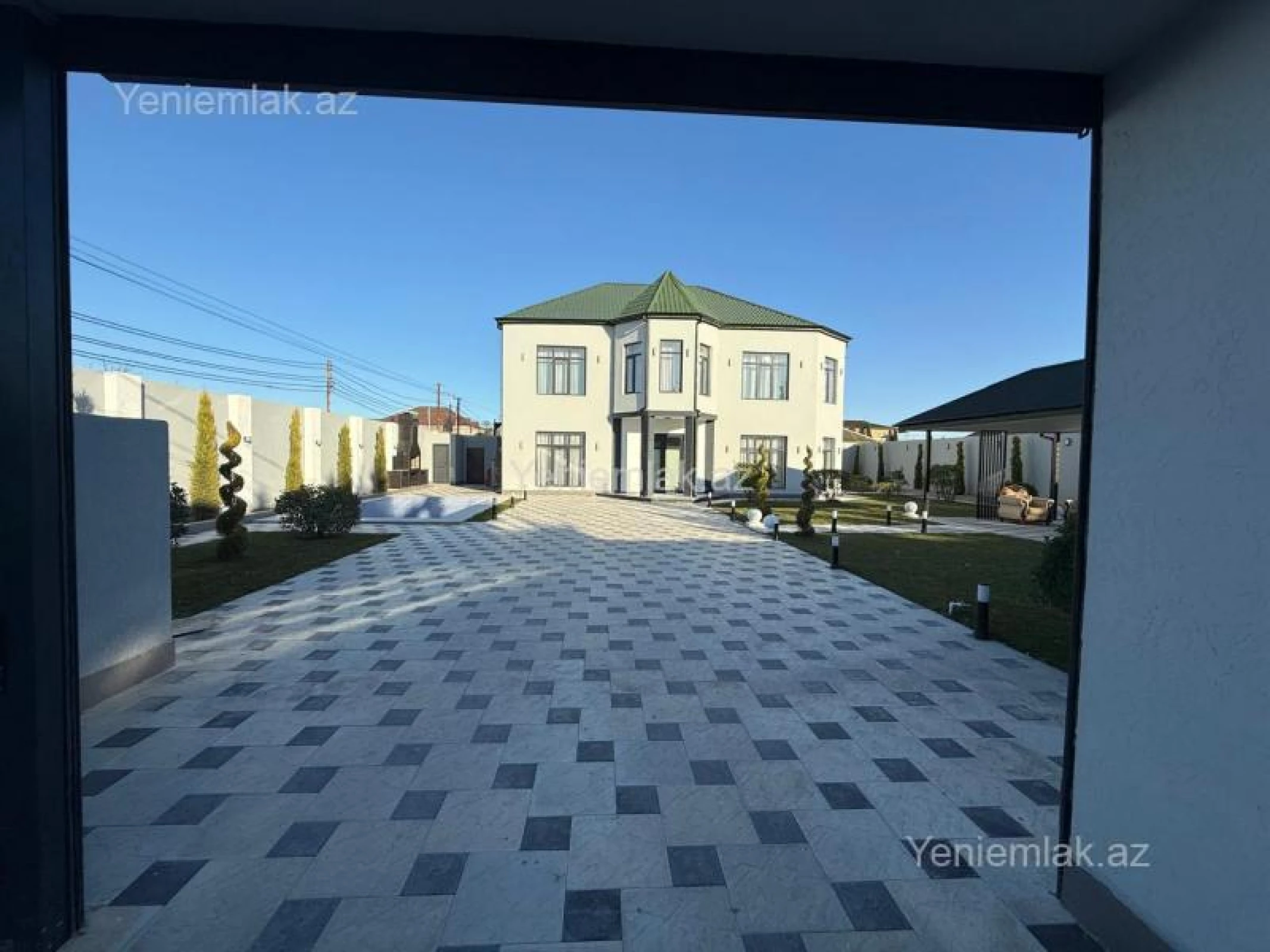 Satılır 7 otaqlı həyət evi 350 m²