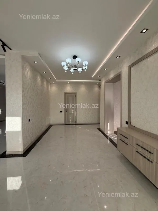 Satılır 7 otaqlı həyət evi 350 m²