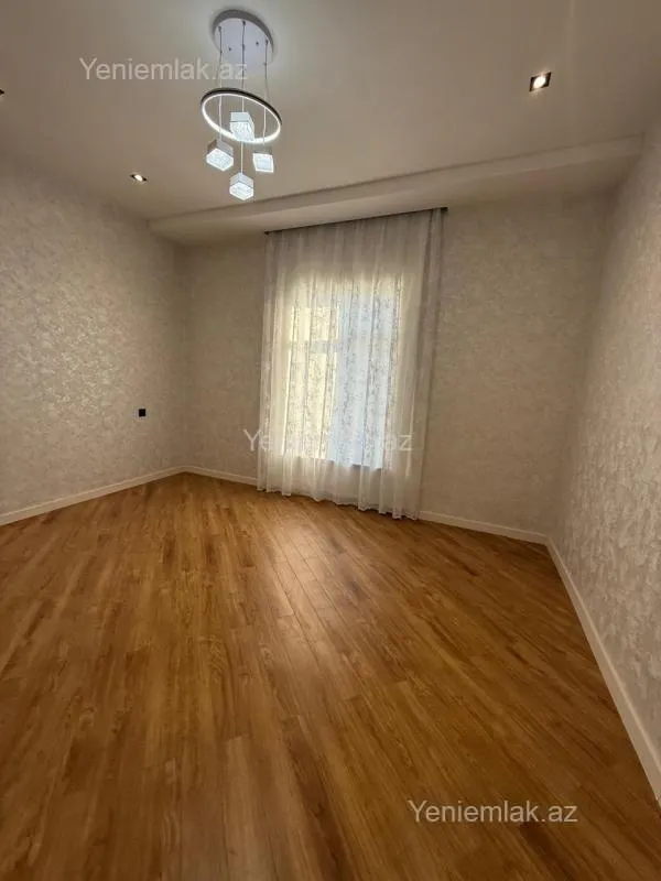 Satılır 7 otaqlı həyət evi 350 m²