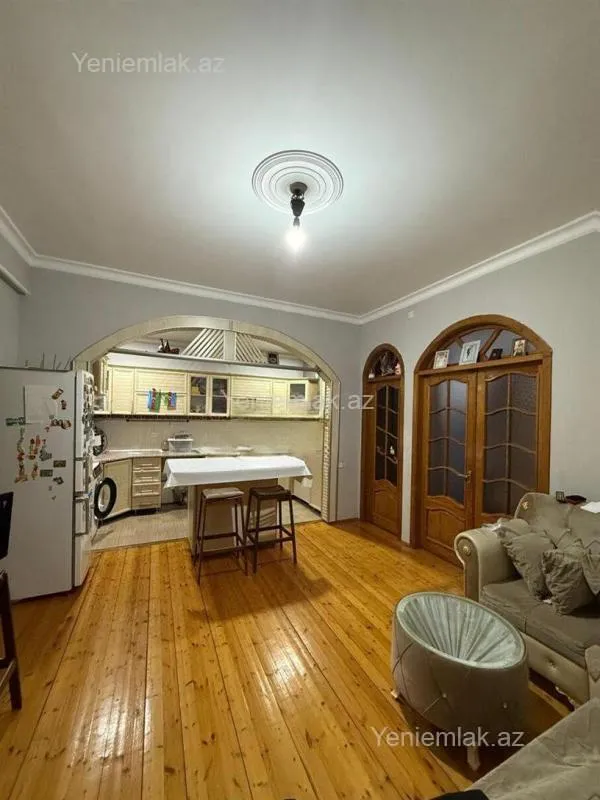 Satılır 2 otaqlı yeni tikili 70 m²