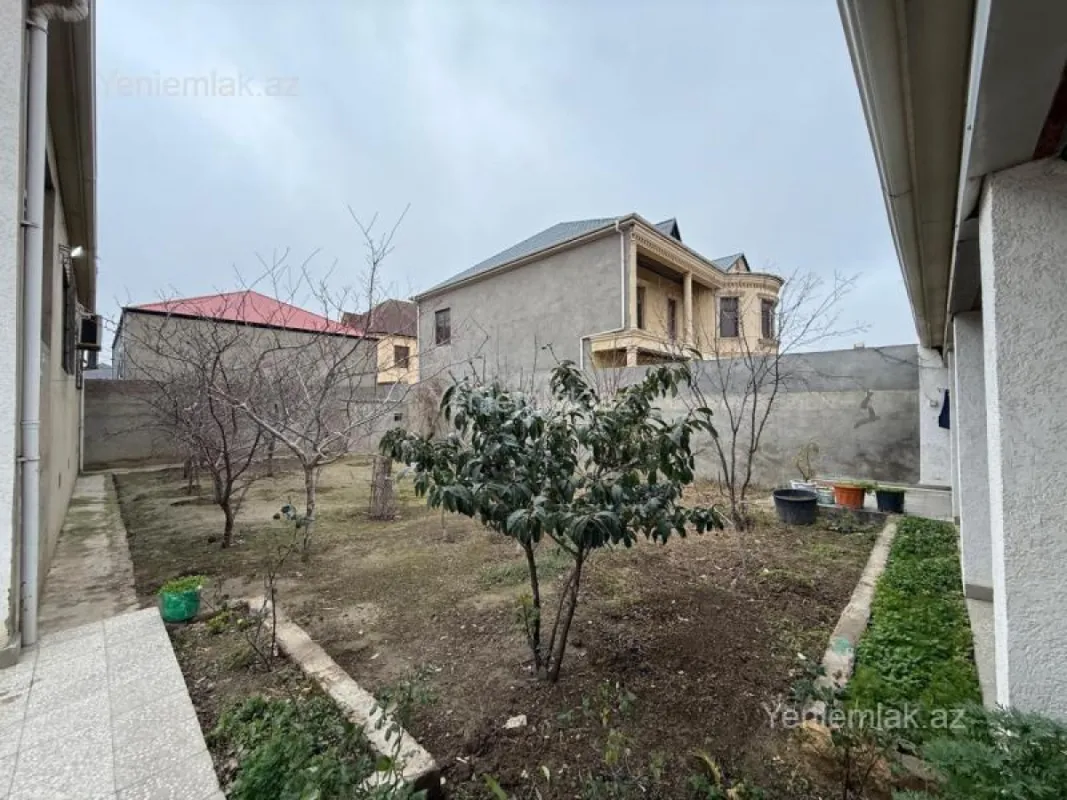 Satılır 6 otaqlı həyət evi 130 m²