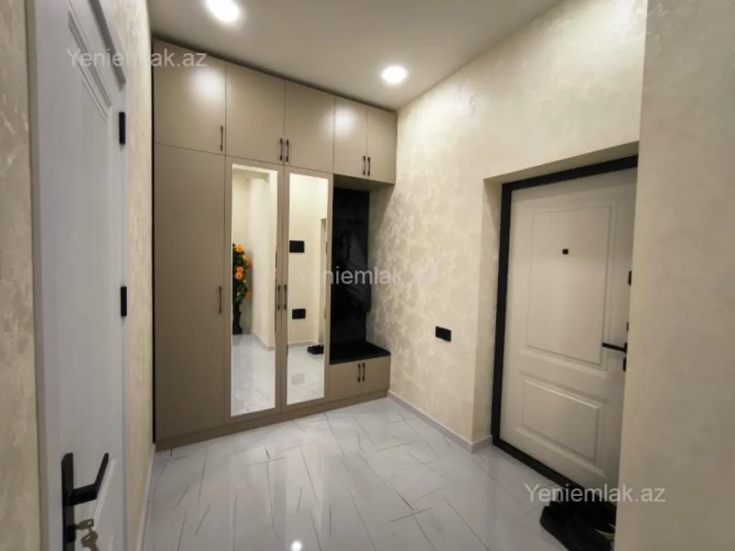 Satılır 3 otaqlı yeni tikili 100 m²