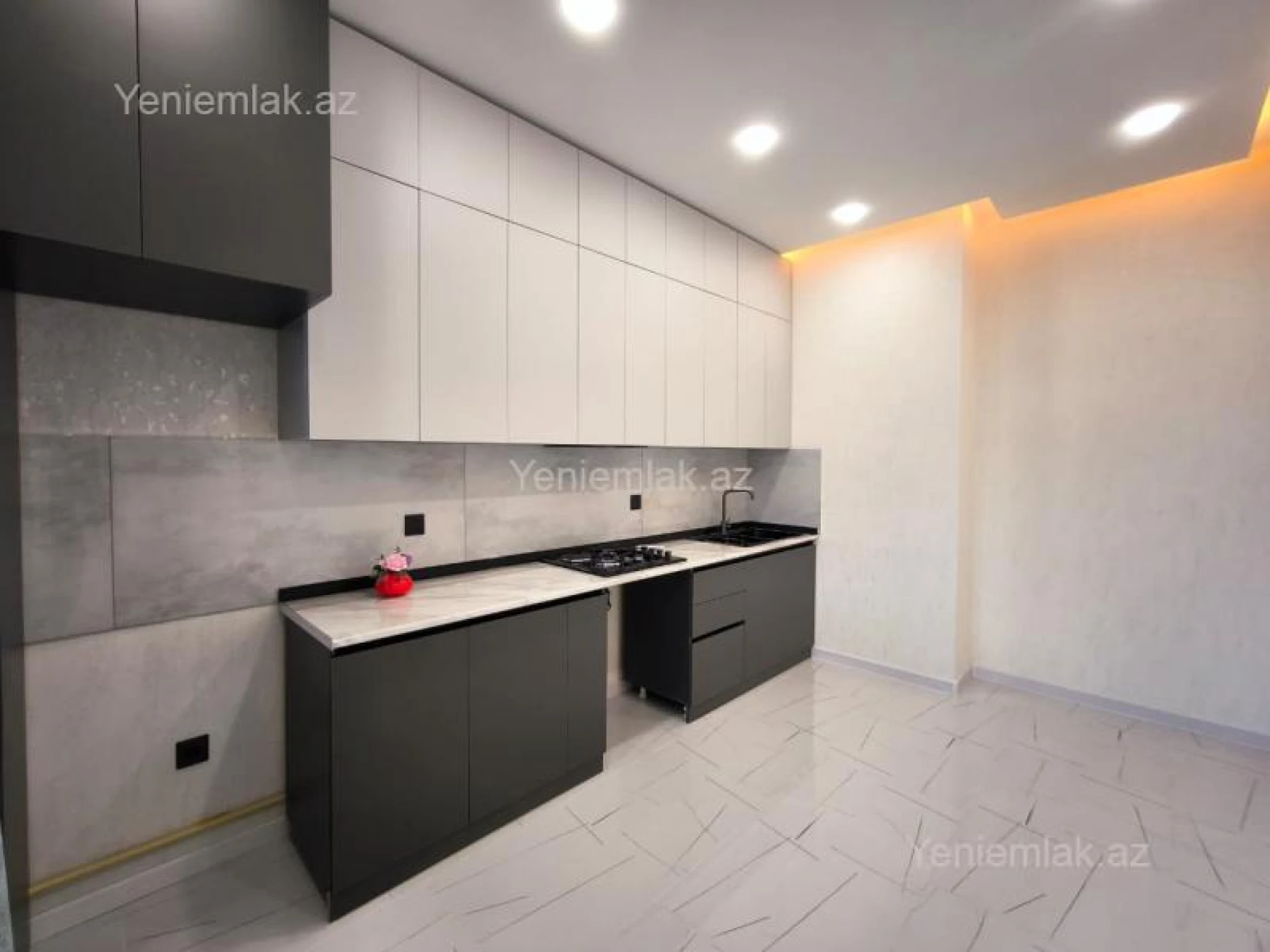 Satılır 3 otaqlı yeni tikili 100 m²