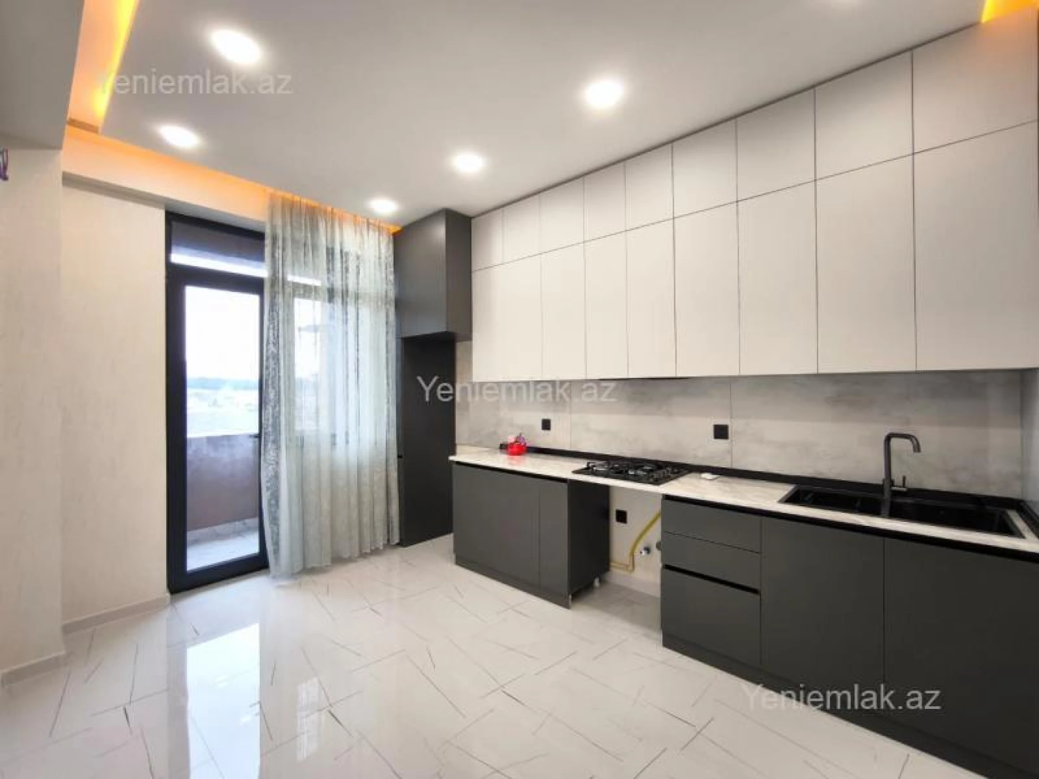 Satılır 3 otaqlı yeni tikili 100 m²