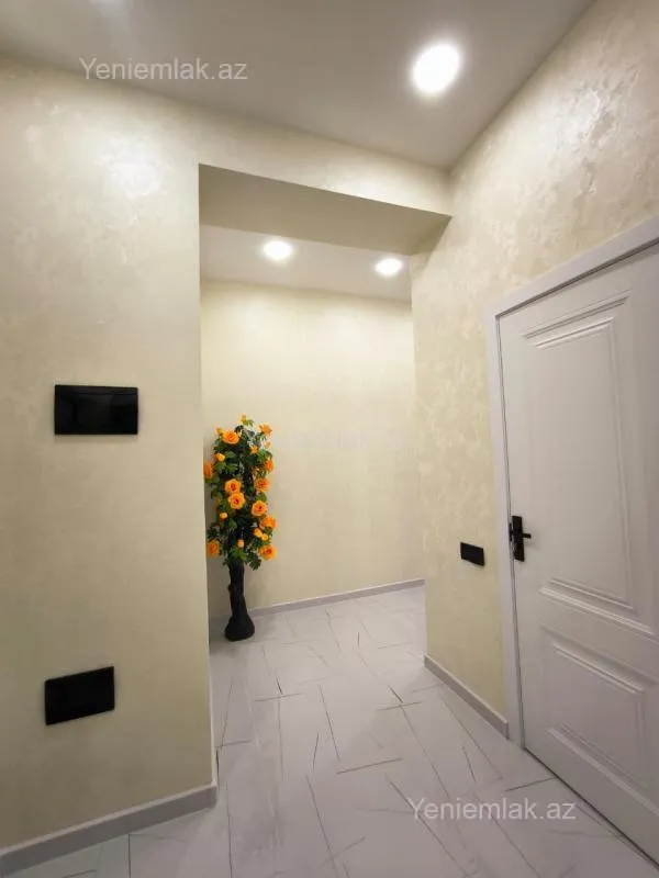 Satılır 3 otaqlı yeni tikili 100 m²