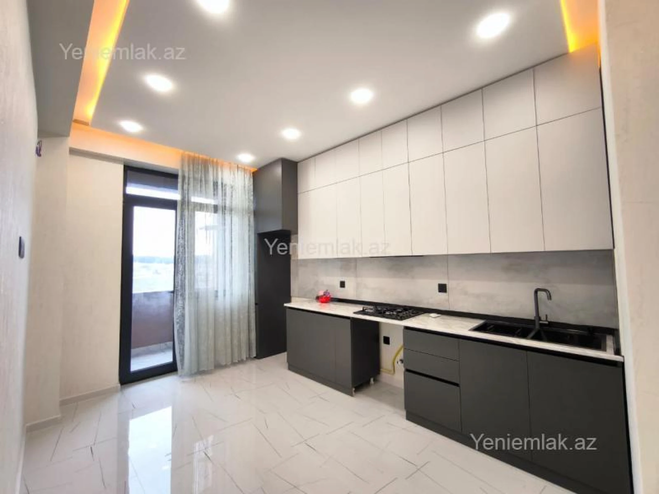 Satılır 3 otaqlı yeni tikili 100 m²