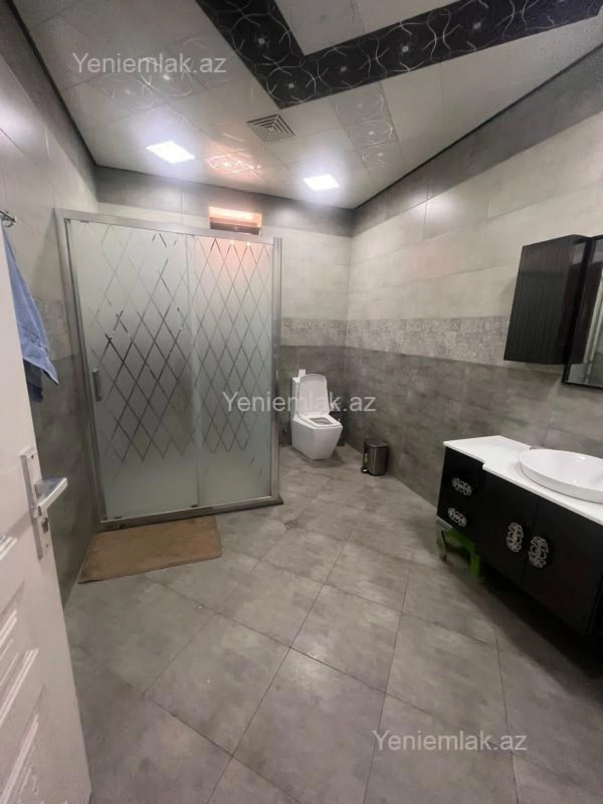 Satılır 9 otaqlı həyət evi 300 m²