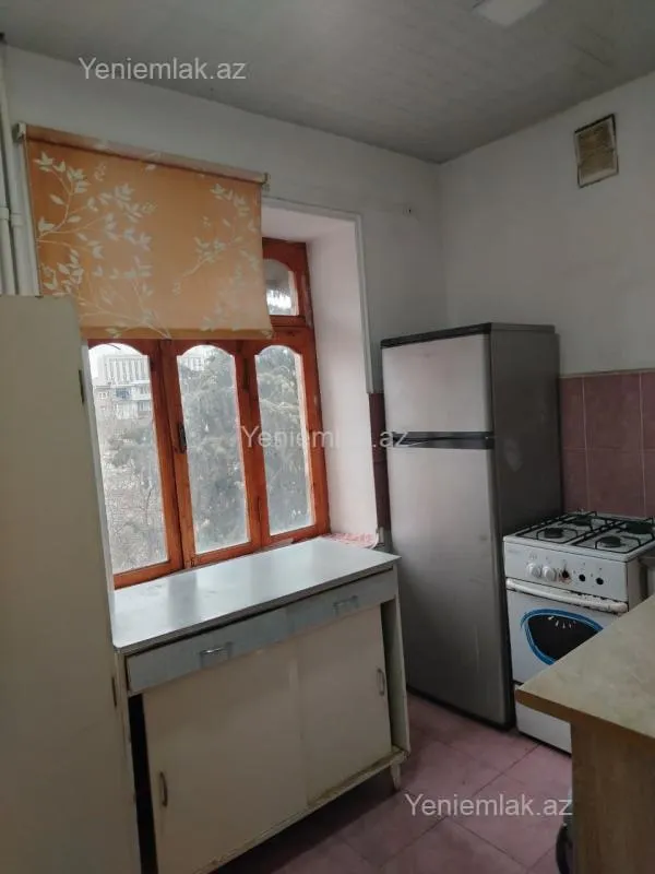 Satılır 2 otaqlı köhnə tikili 55 m²