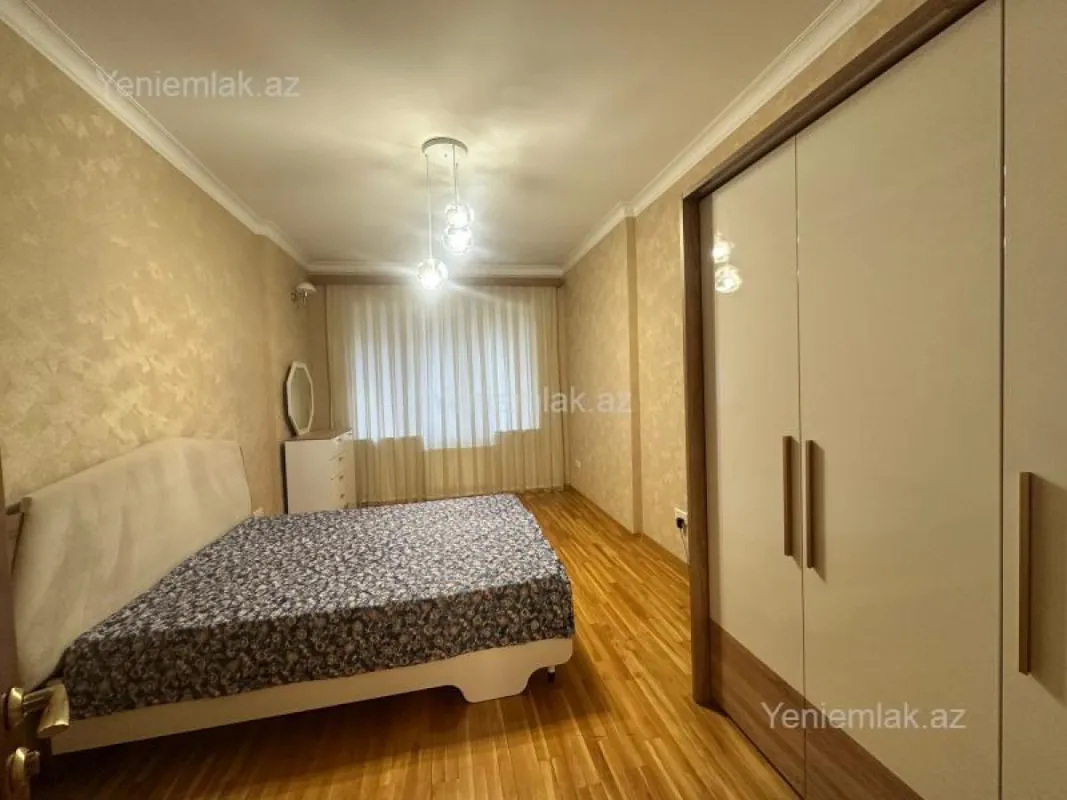 Satılır 3 otaqlı yeni tikili 122 m²