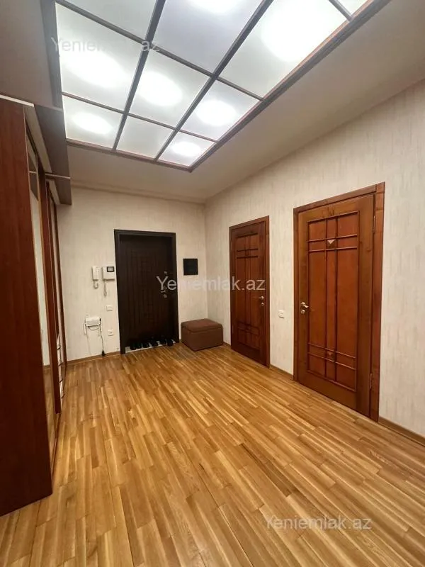 Satılır 3 otaqlı yeni tikili 122 m²