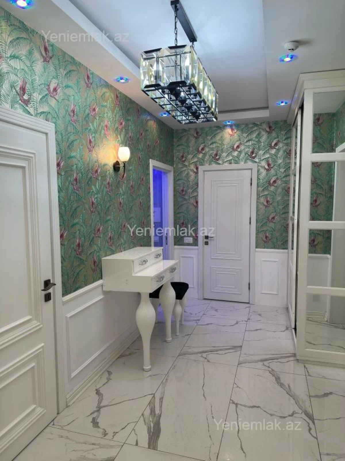 Satılır 3 otaqlı yeni tikili 98 m²