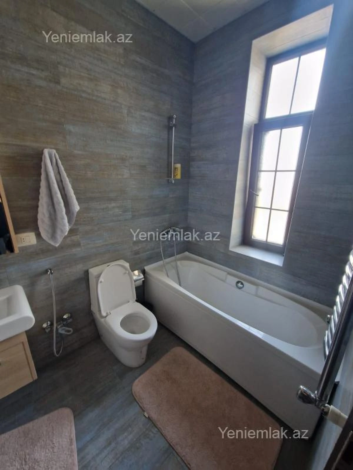 Satılır 4 otaqlı həyət evi 280 m²