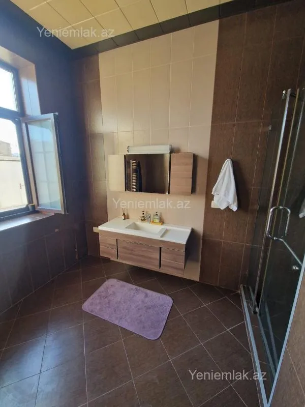 Satılır 4 otaqlı həyət evi 280 m²