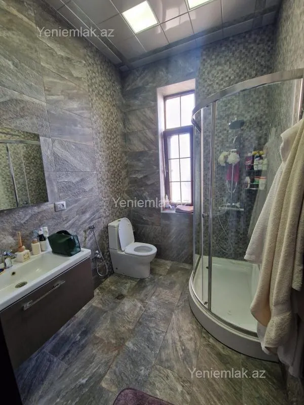 Satılır 4 otaqlı həyət evi 280 m²