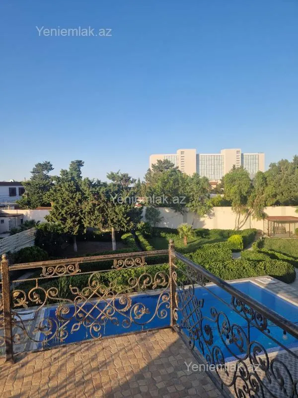 Satılır 4 otaqlı həyət evi 280 m²