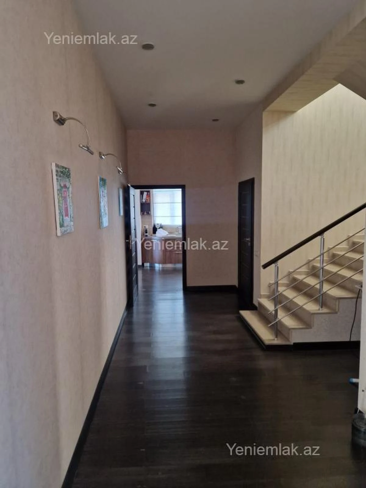 Satılır 4 otaqlı həyət evi 280 m²