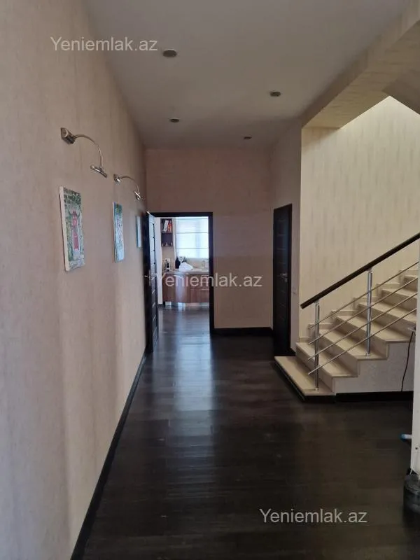 Satılır 4 otaqlı həyət evi 280 m²