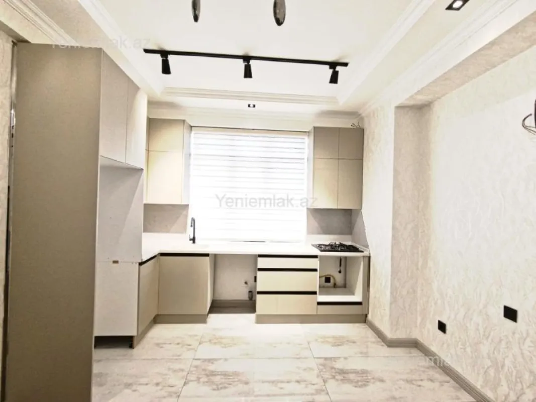 Satılır 3 otaqlı yeni tikili 73 m²