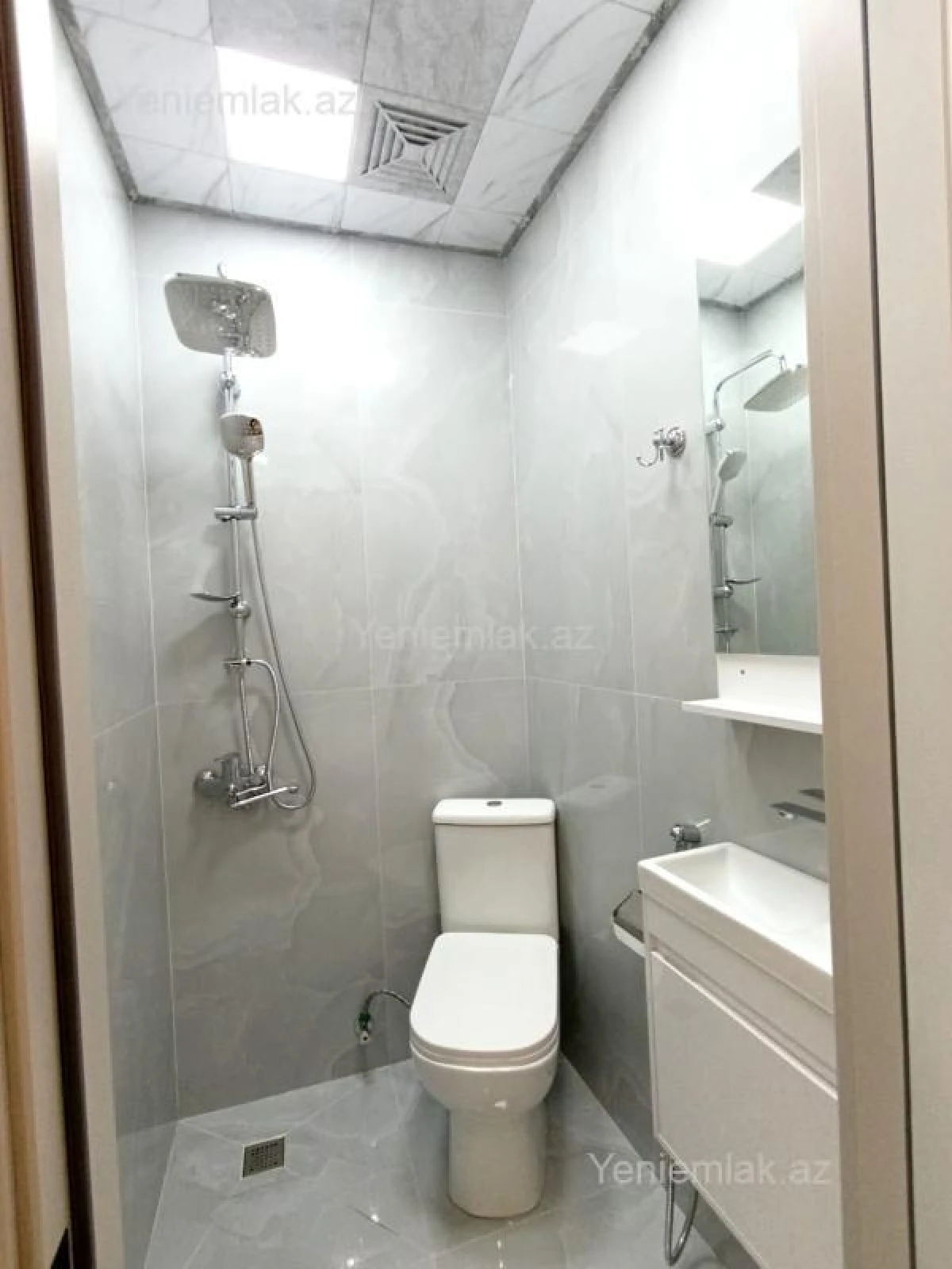 Satılır 3 otaqlı yeni tikili 73 m²