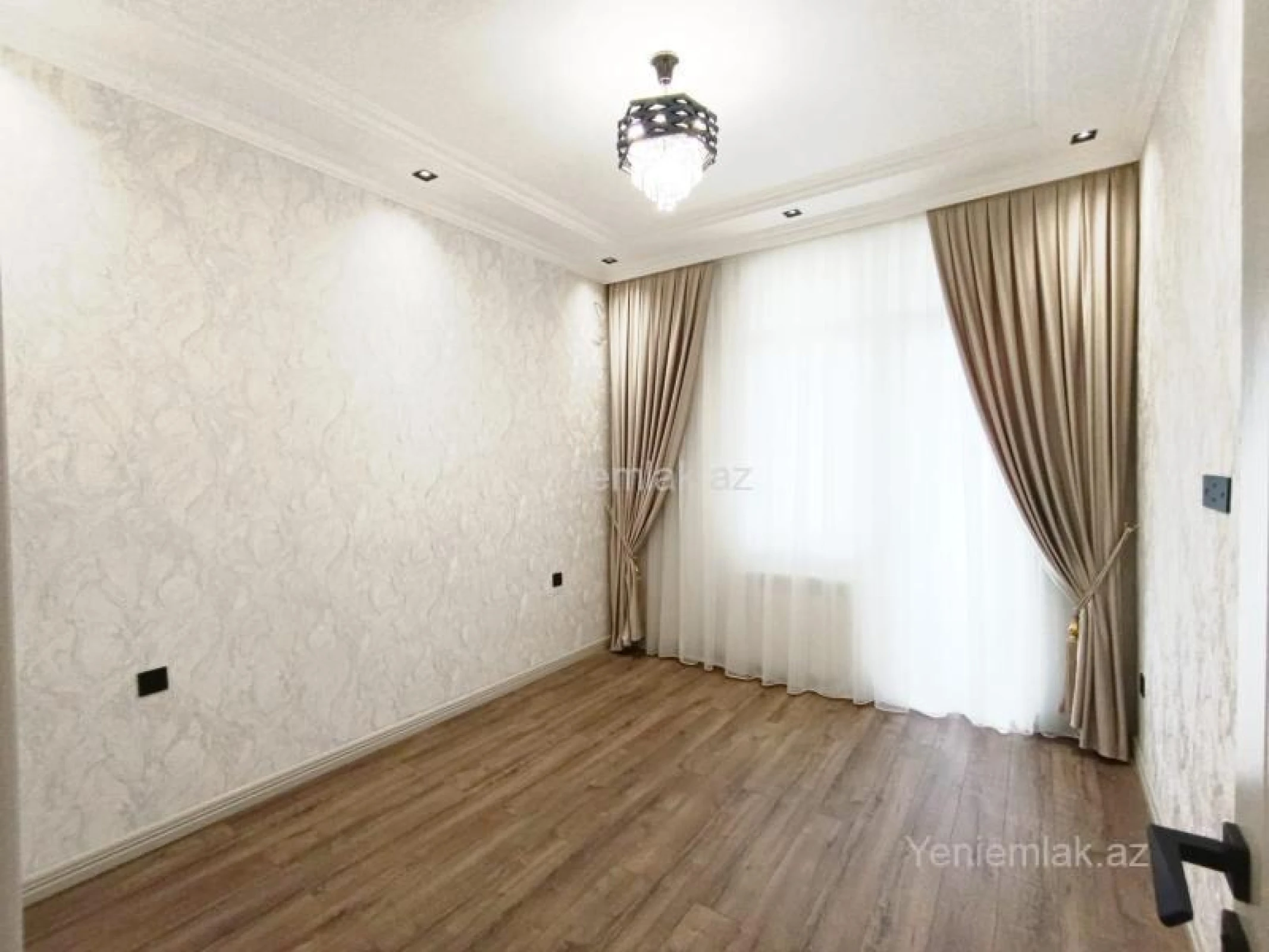 Satılır 3 otaqlı yeni tikili 73 m²