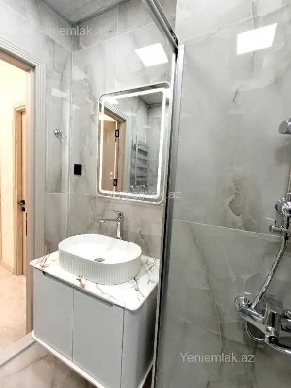 Satılır 3 otaqlı yeni tikili 73 m²