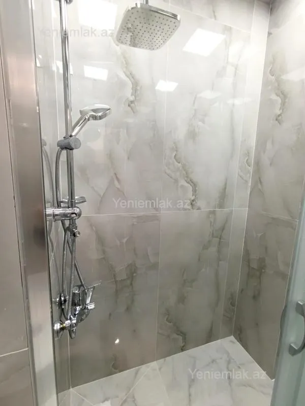 Satılır 3 otaqlı yeni tikili 73 m²