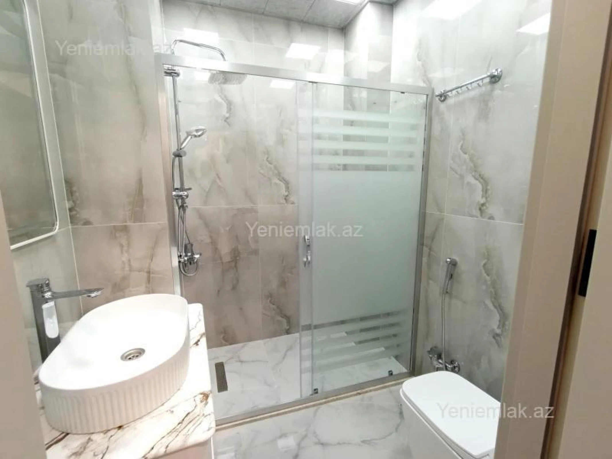 Satılır 3 otaqlı yeni tikili 73 m²