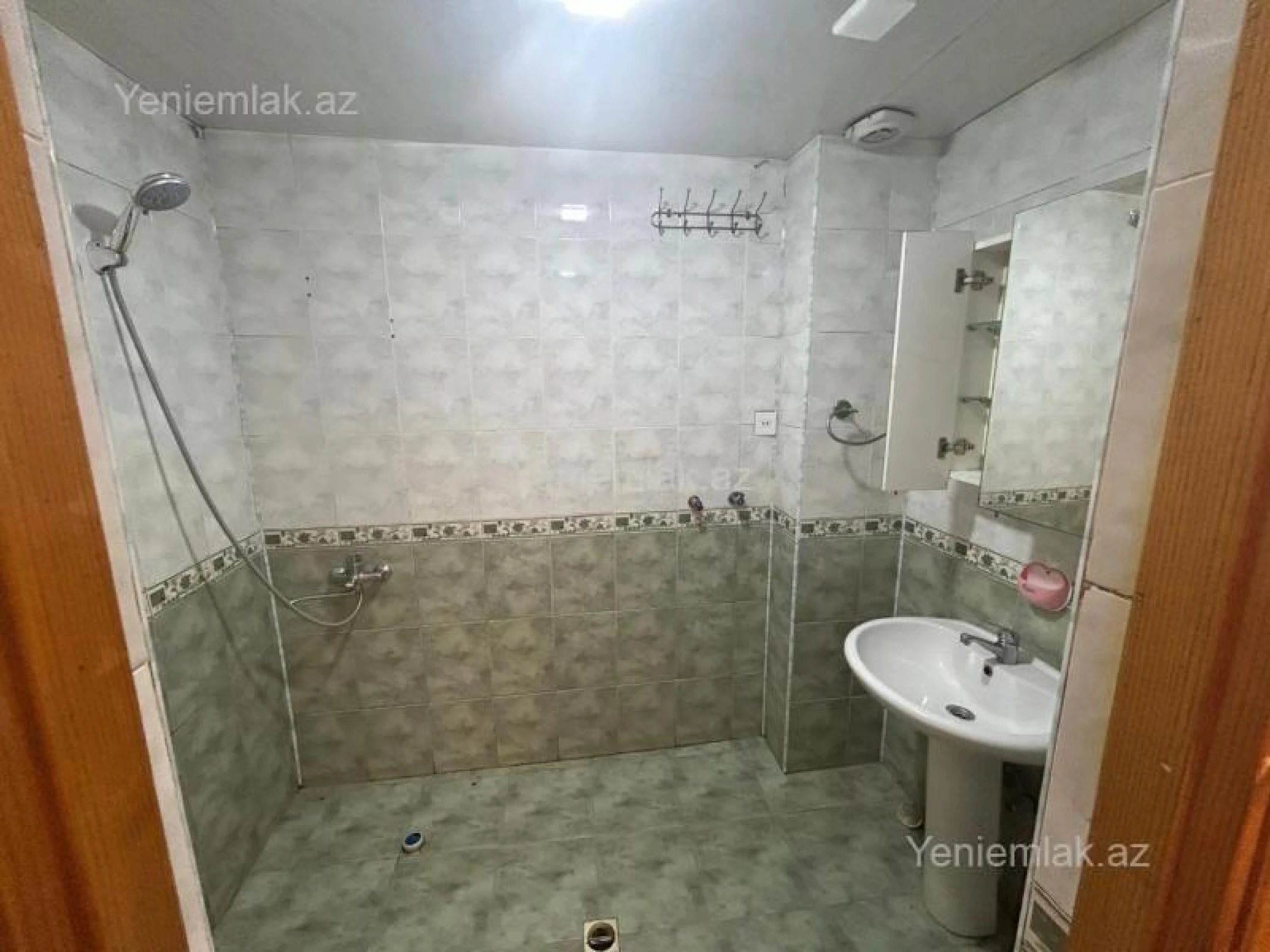 Satılır 3 otaqlı yeni tikili 95 m²