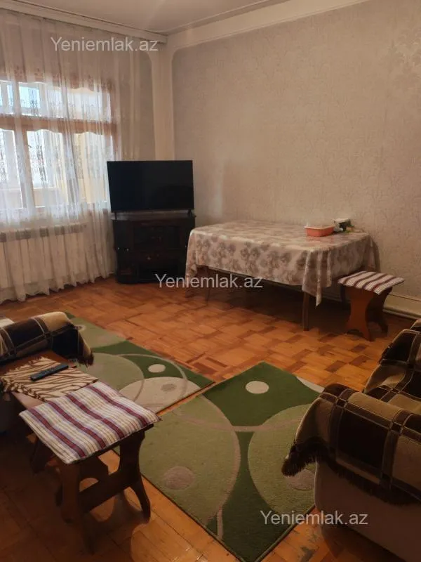 Satılır 3 otaqlı köhnə tikili 68 m²