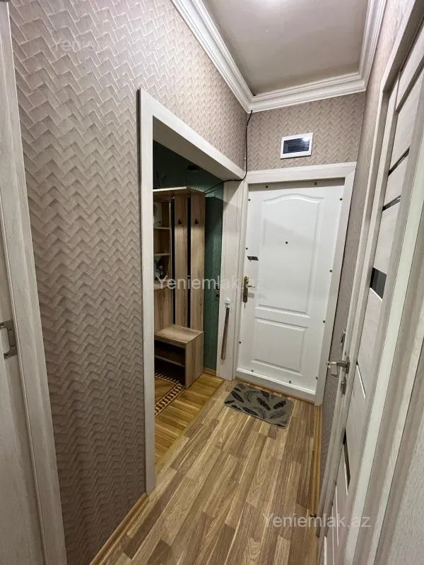 Satılır 2 otaqlı köhnə tikili 70 m²