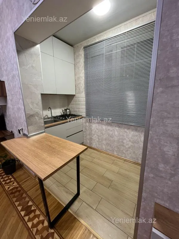 Satılır 2 otaqlı köhnə tikili 70 m²