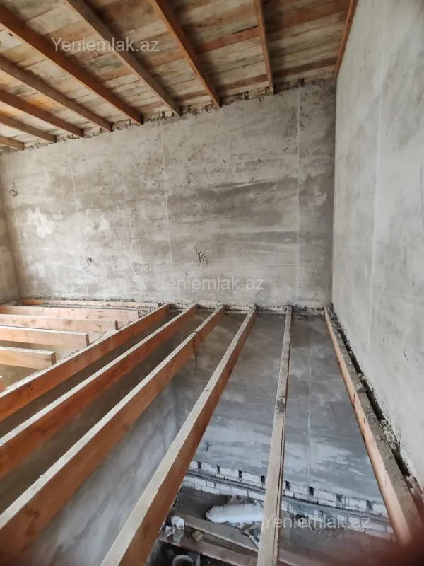 Satılır 6 otaqlı həyət evi 250 m²