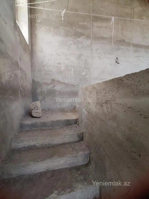 Satılır 6 otaqlı həyət evi 250 m²