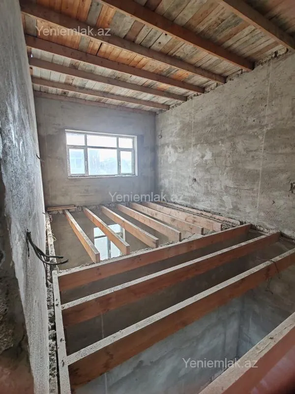 Satılır 6 otaqlı həyət evi 250 m²