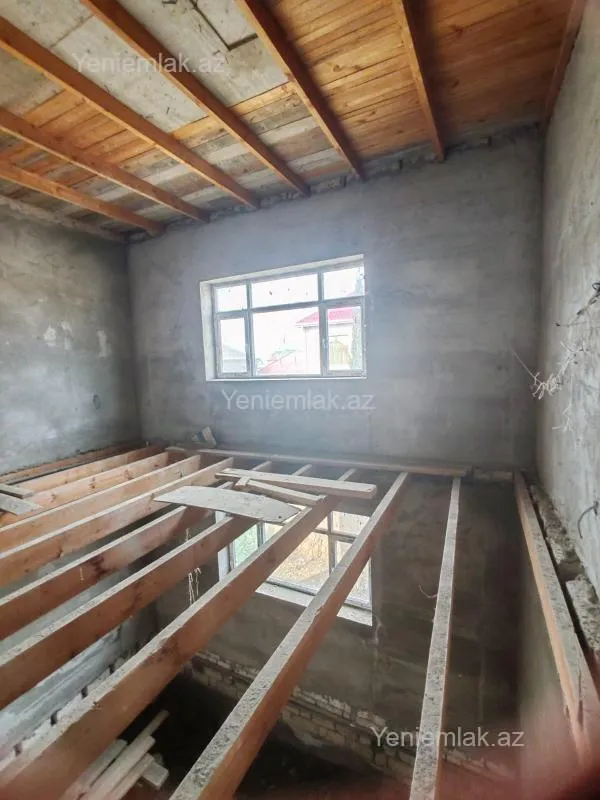 Satılır 6 otaqlı həyət evi 250 m²