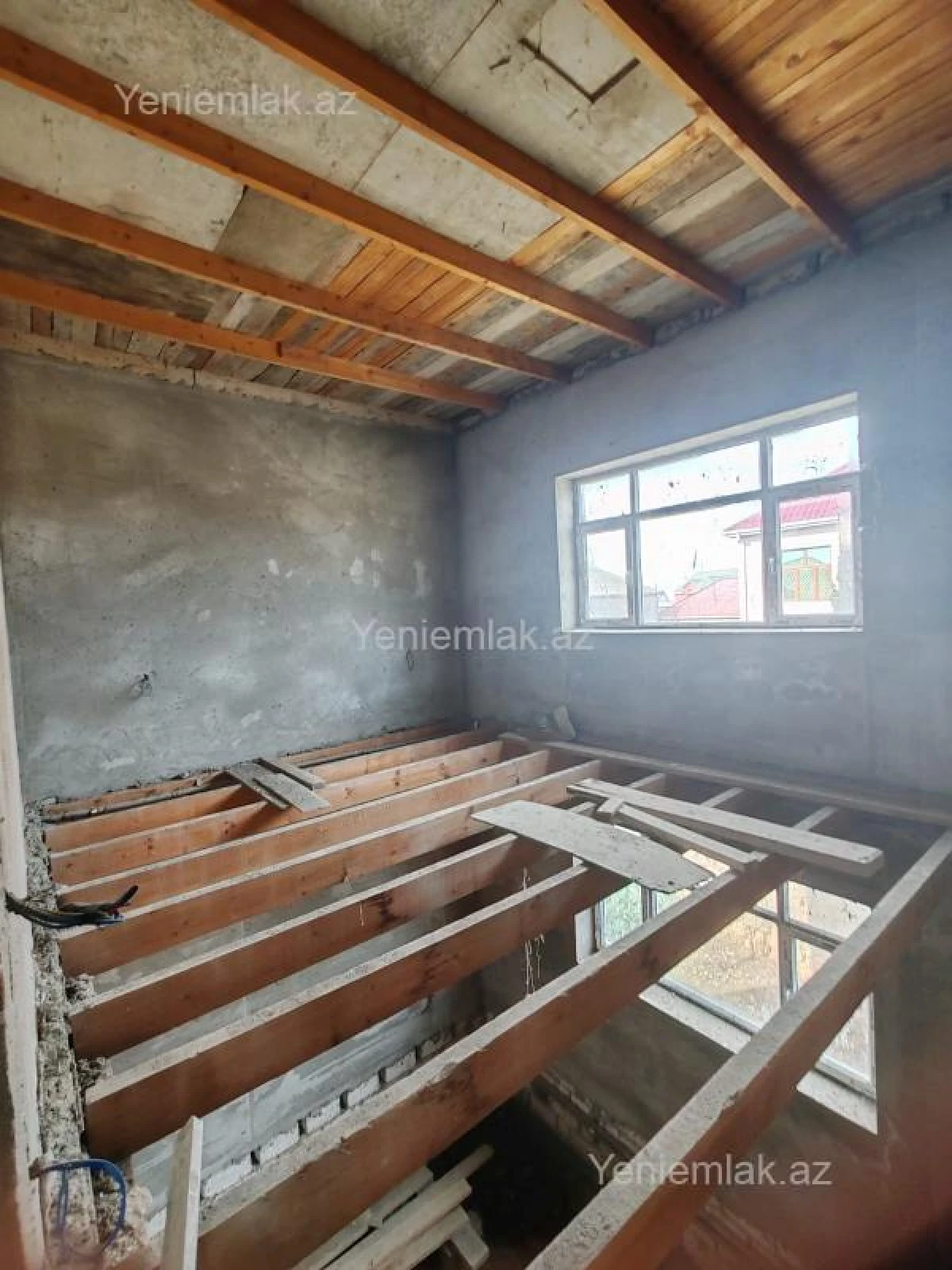 Satılır 6 otaqlı həyət evi 250 m²
