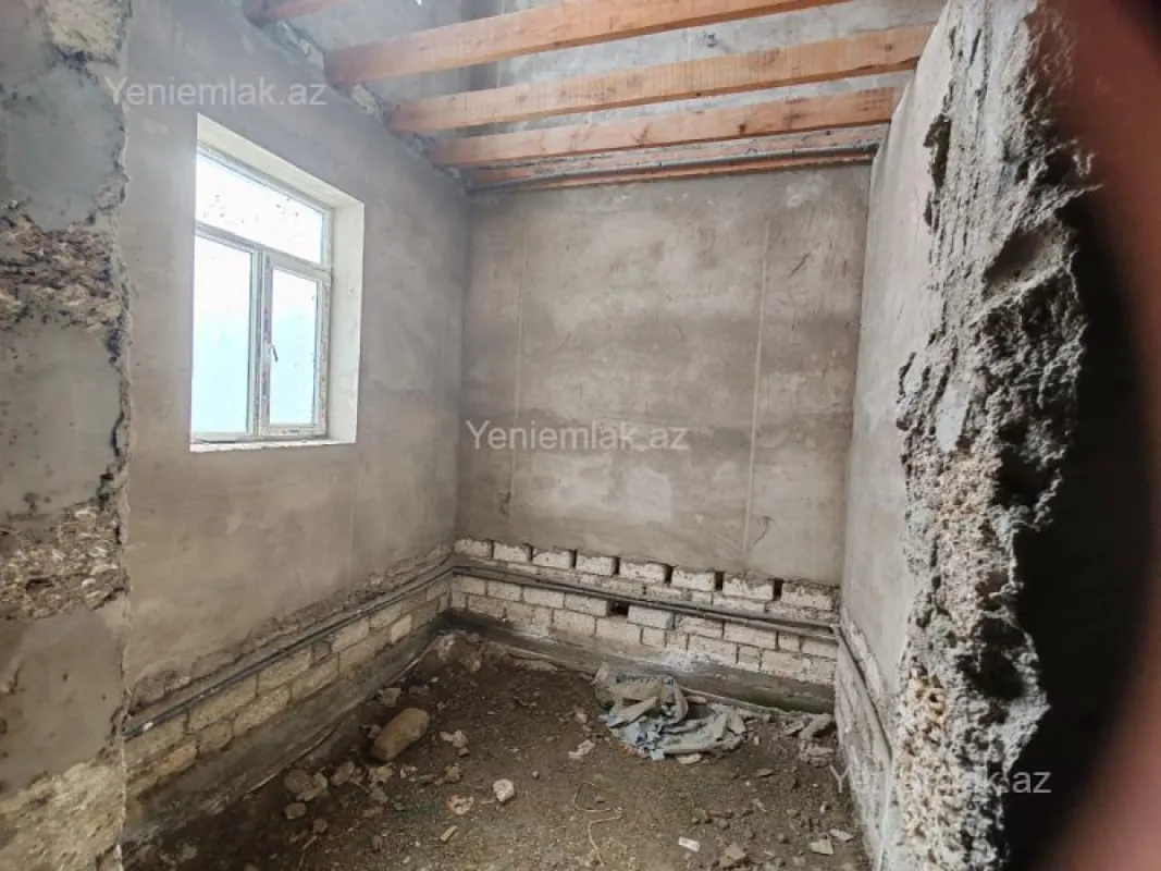Satılır 6 otaqlı həyət evi 250 m²