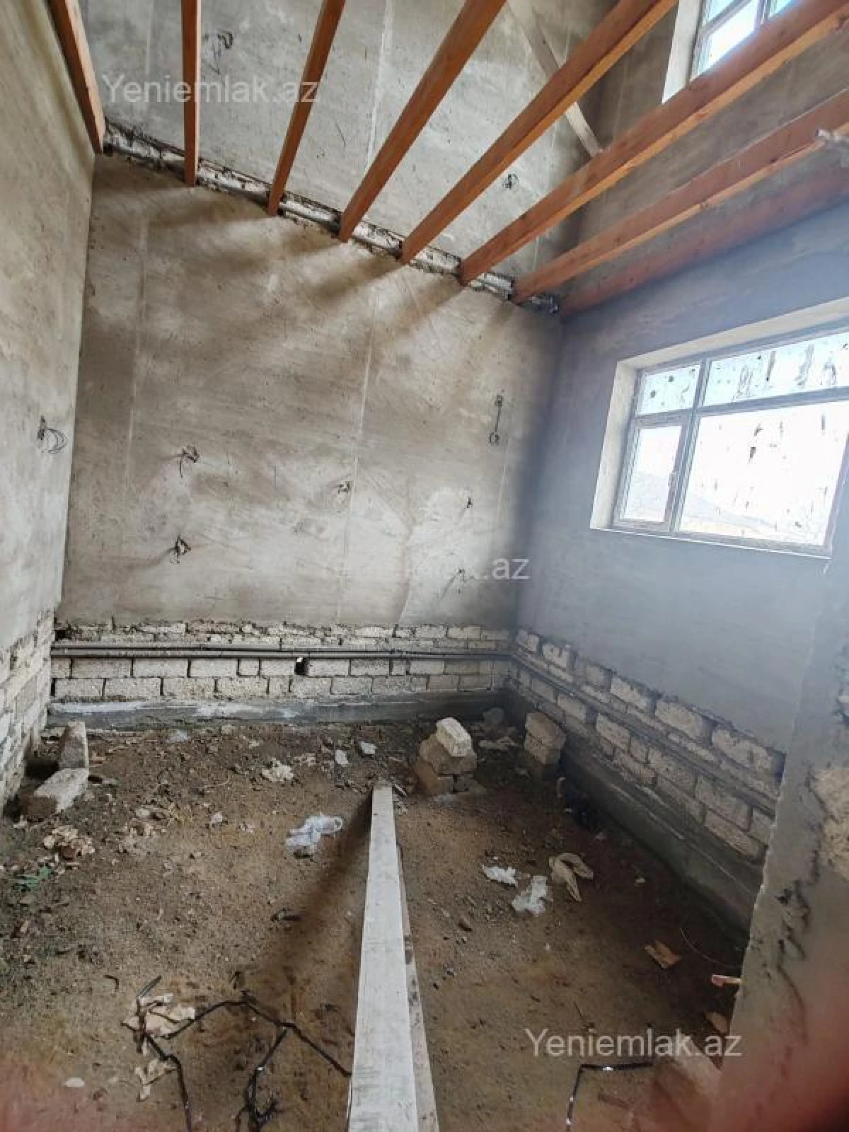 Satılır 6 otaqlı həyət evi 250 m²