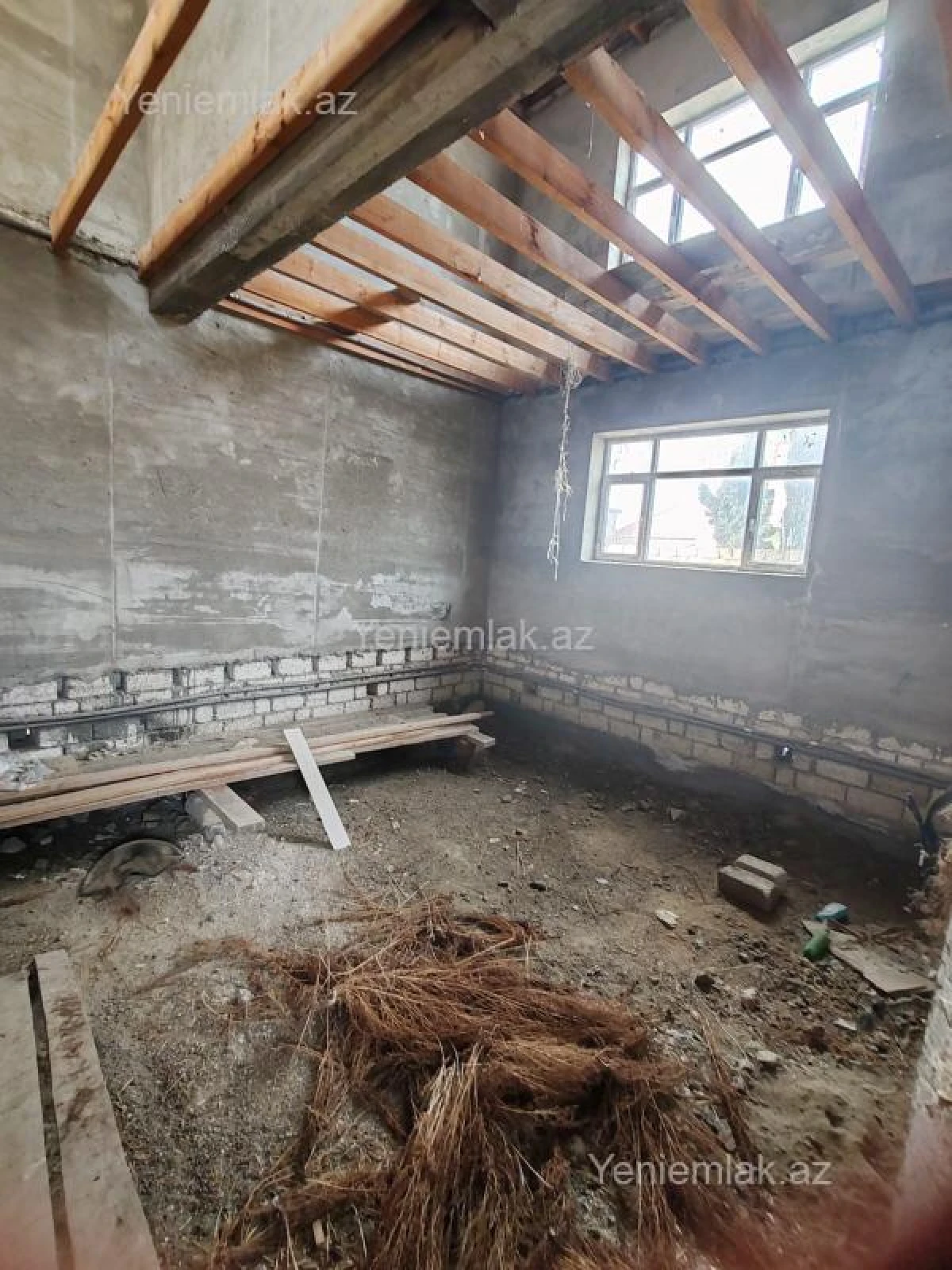 Satılır 6 otaqlı həyət evi 250 m²