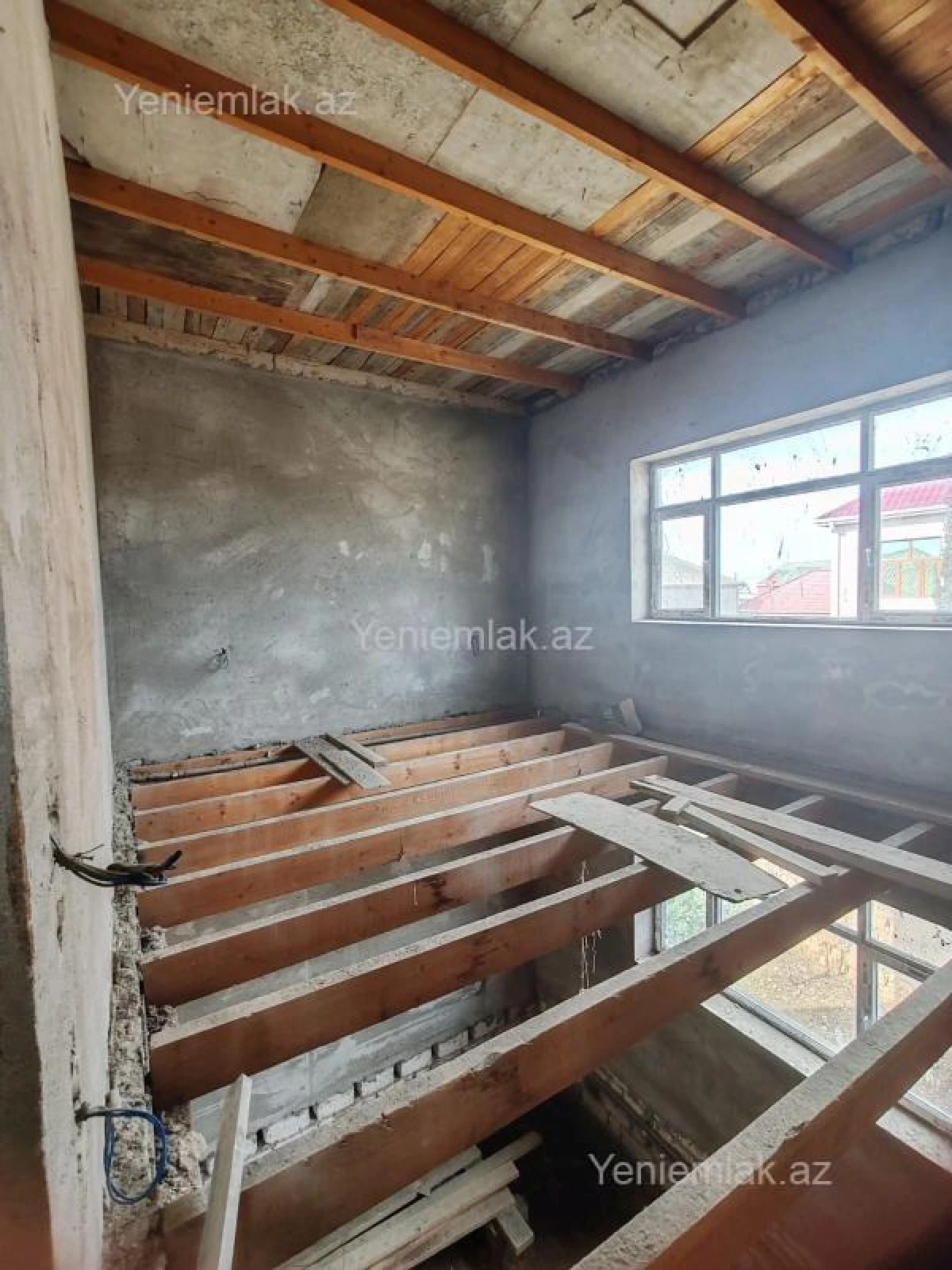 Satılır 6 otaqlı həyət evi 250 m²