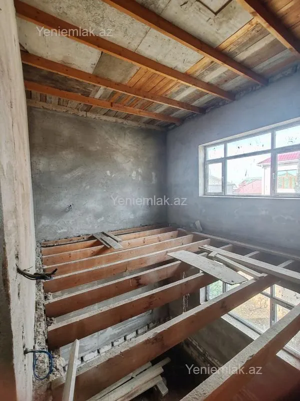 Satılır 6 otaqlı həyət evi 250 m²