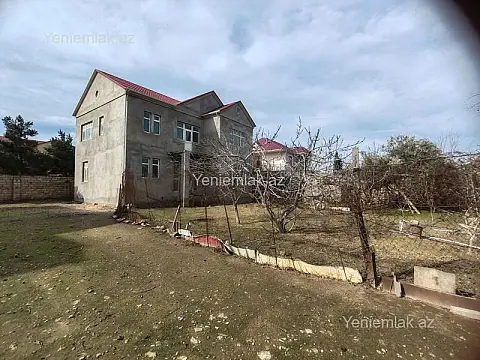 Satılır 6 otaqlı həyət evi 250 m²