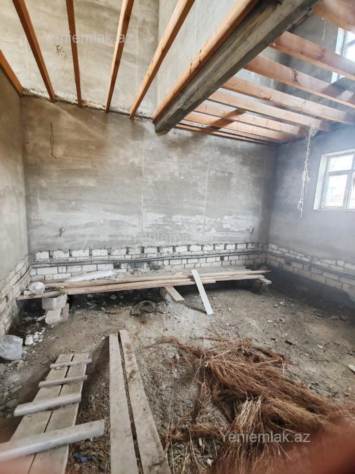 Satılır 6 otaqlı həyət evi 250 m²