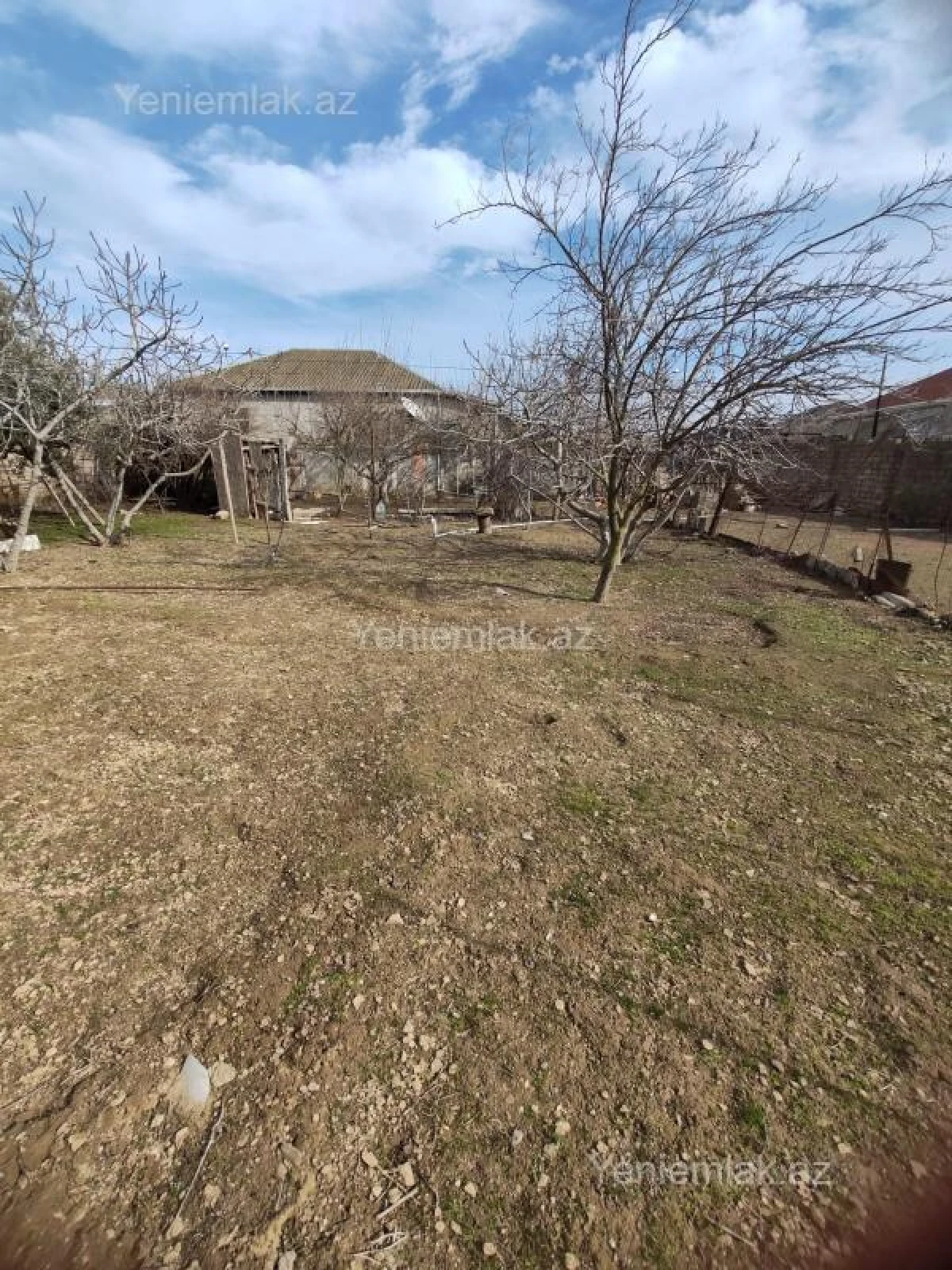 Satılır 6 otaqlı həyət evi 250 m²