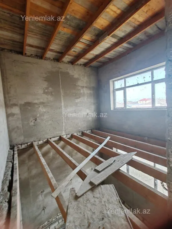 Satılır 6 otaqlı həyət evi 250 m²